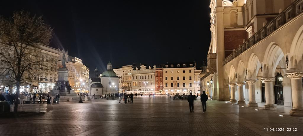Kraków by night good?