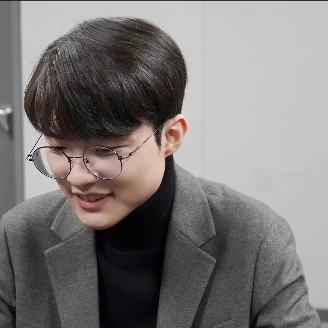 Yoυᥒɡ-Jᥲᥱ tweet media