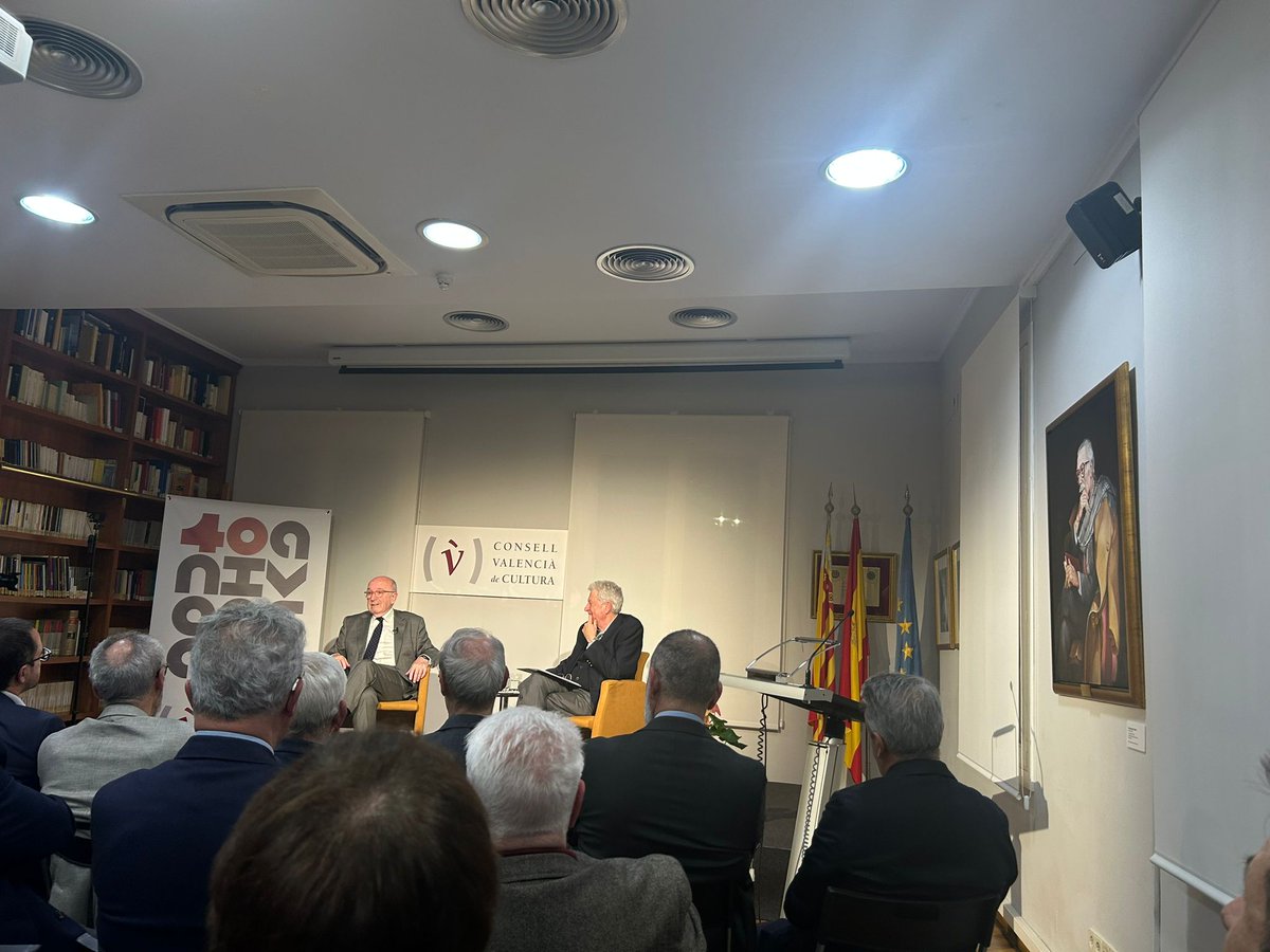 adeupv's tweet photo. Europa, instituciones y formación pública
Recordamos la participación de miembros del equipo decanal y de la Delegación de Estudiantes en la jornada inaugural del ciclo de conferencias impulsado en el marco de la colaboración entre la @UPV y el @ConsellC  Valencià de Cultura https://t.co/JearvVyCMH