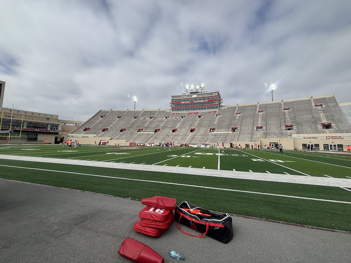 RJ_Clem's tweet photo. Got a chance to visit beautiful Btown and the National Champion Indiana Hoosiers @IndianaFootball today.  It was more than amazing.  Thank you @CCignettiIU @Coach_Bostad @Coach_AHiggins @CoachLeedsIU @DzikNoah @jschwendemanFB @IUFBRecruiting 

Can’t wait to go back!!!   #gohoosiers #iufb #natty 

@FootballBerries @DBROWN57_ @OlineFAcademy @TomLoy247 @Bryan_Ault @FFBallAllDay @D1RecruitNation @sixstarfootball @UnderRadarFLPA @INPreps @KyleNeddenriep @PrepRedzoneIN
