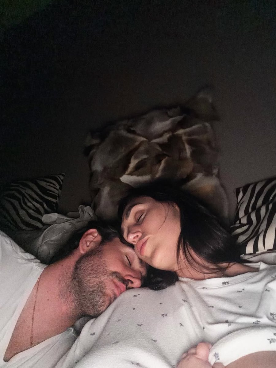 Buon compleanno alla moglie e madre più devota del mondo. <a href="/LcDnglx/">𝐋𝐔𝐂Í𝐀.</a>

Un altro anno trascorso a guardarti crescere al tuo fianco. Ti amo.