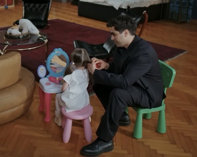 +sonra annen bana bi daha karşıma çıkarsan seni pişman ederim dedi ama ben yine de çıktım karşısına 
-ee sonra ne oldu baba 
+sen oldun işte kızım