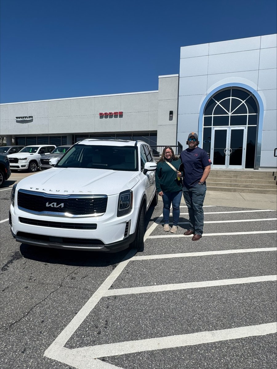 FieldsAuto's tweet image. Congrats and many thanks to the Reynolds Family on their 2022 Kia Telluride. Shoutout to Brenton Gillespie for a seamless experience. Call (828) 667-5213 to begin yours or visit fieldscjdrasheville.com.

#KiaTelluride #AshevilleNC #FieldsCJDR #SUVLife