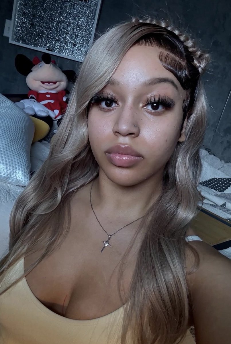 Kayla tweet media