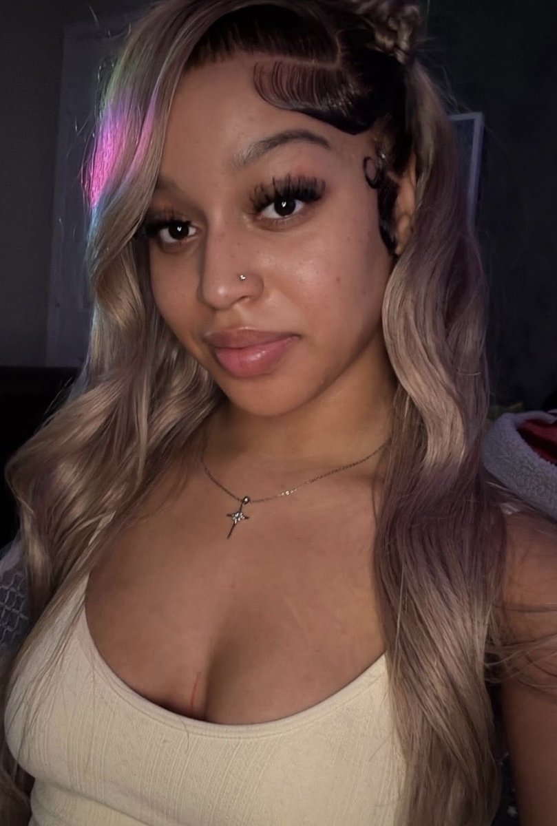 Kayla tweet media
