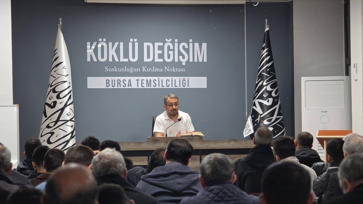KokluDegisim16's tweet photo. Köklü Değişim Bursa Temsilciliği olarak düzenlediğimiz “Cumartesi Sohbetleri”ni bu hafta da tamamladık.

Araştırmacı Yusuf Salur’un “Haz Değil, Kulluk Eksenli Bir Hayat” sunumuna katılan tüm kardeşlerimizden Allah (cc) razı olsun. https://t.co/Ov6P3hVrzW