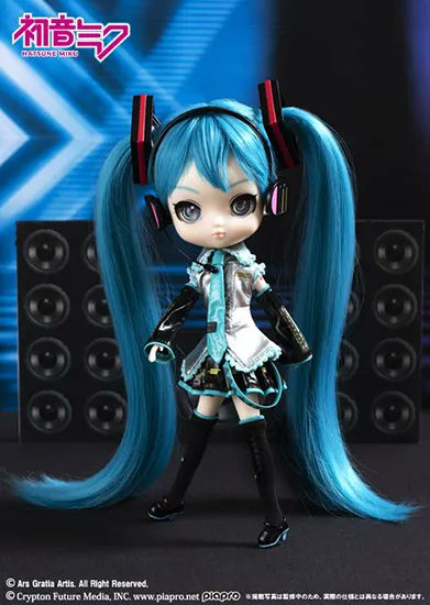 pullip doll of the day! 🤍 tweet media