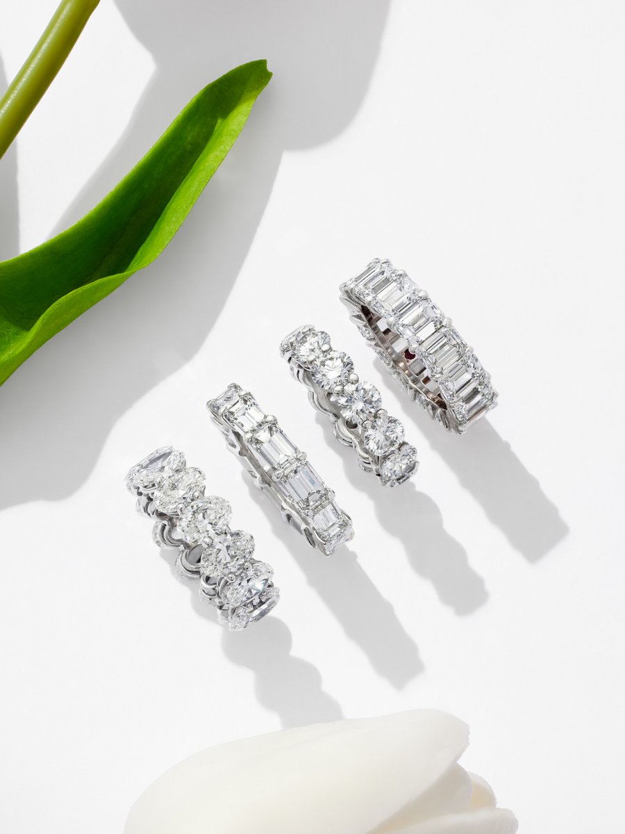RdeVersailles's tweet image. Find your version of forever.

#RoyaldeVersailles #RdV #EternityBand #DiamondEternityBands #DiamondRing #FineJewellery #Yorkville