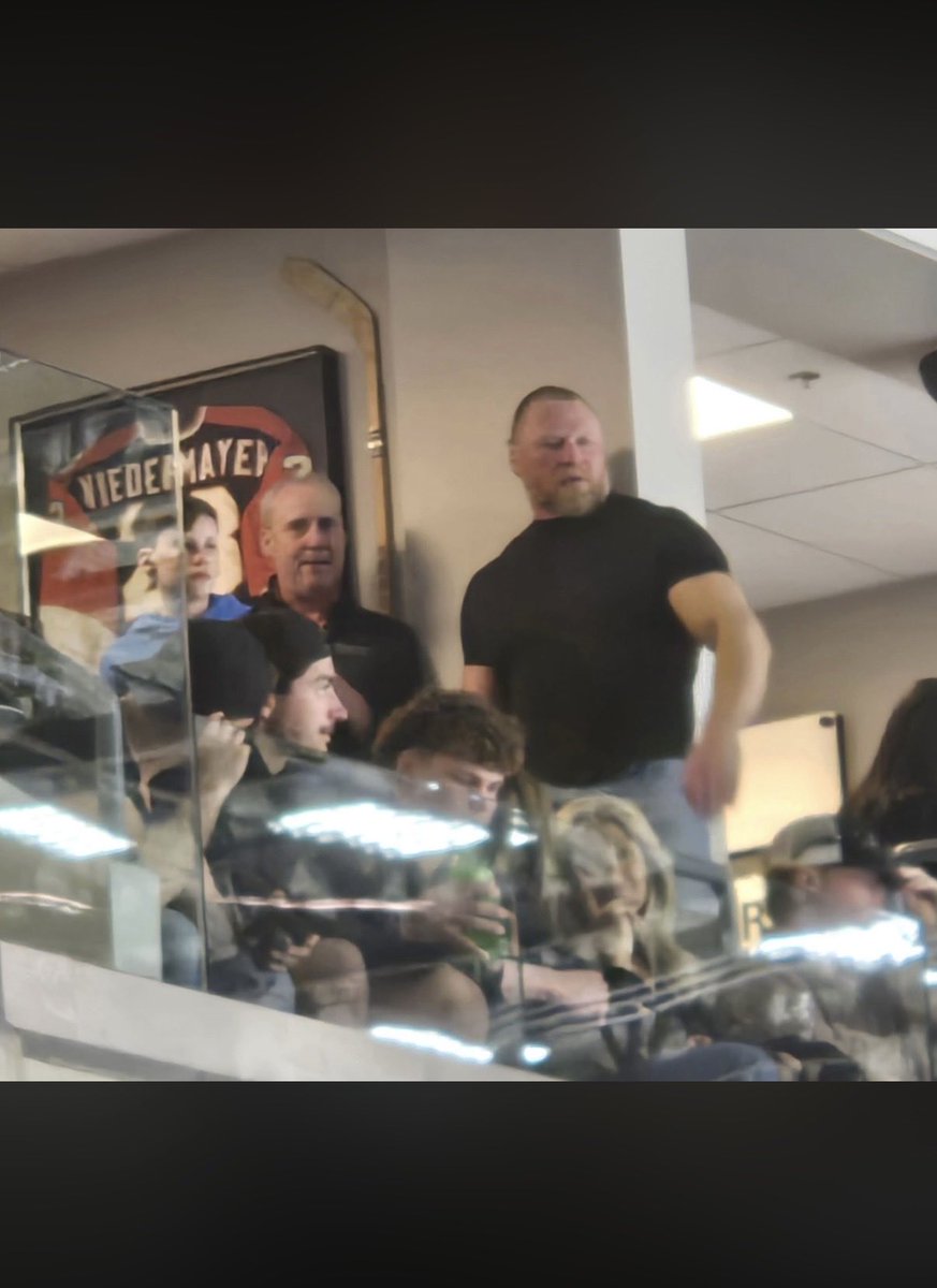 wiggstertom's tweet photo. One week out from #Wrestlemania, you’d think #BrockLesnar would be preparing for his big match with #ObaFemi. Nah, bro’s chillin’ in Medicine Hat, Alberta watching junior hockey on a Friday night. Lol. Deadly. 

#WHL #MedHat #MHTigers #WHLPlayoffs #Wrestlemania #WWE #CHL #hockey https://t.co/lIVgOScPdu