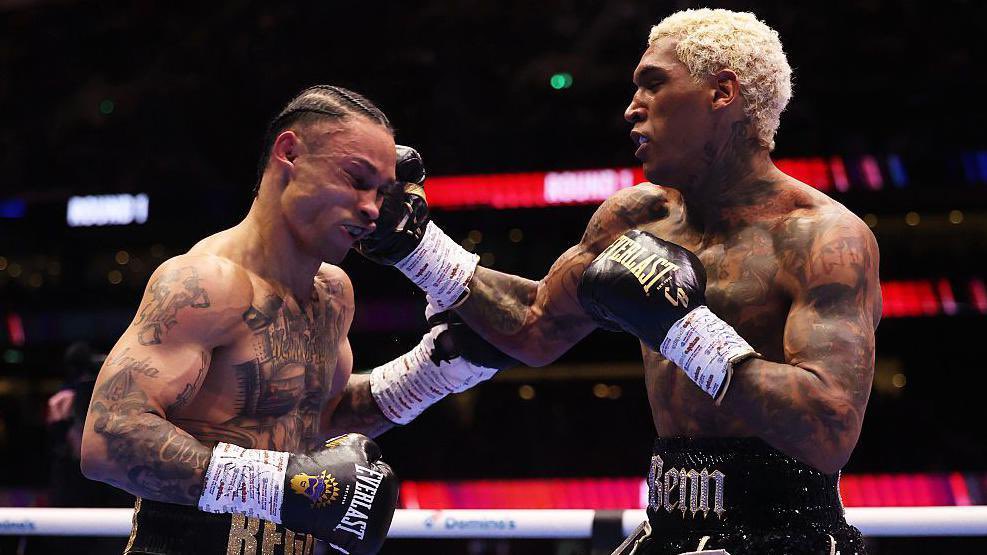 TrueBritNews's tweet photo. Conor Benn really let everyone down tonight. He was fighting a clearly washed up Regis Prograis and still couldn’t deliver.
Boring 🥱 …
#ConorBenn #Netflix #Prograis https://t.co/dLKX7N2SIc