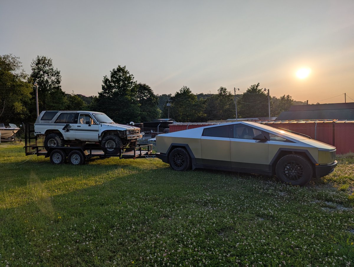 Joe & Fuggles tweet media