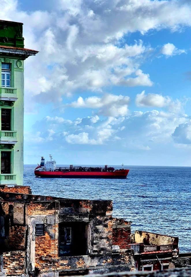 ⓒⓞⓛⓓ 🅳🆁🅸🅽🅺 tweet media