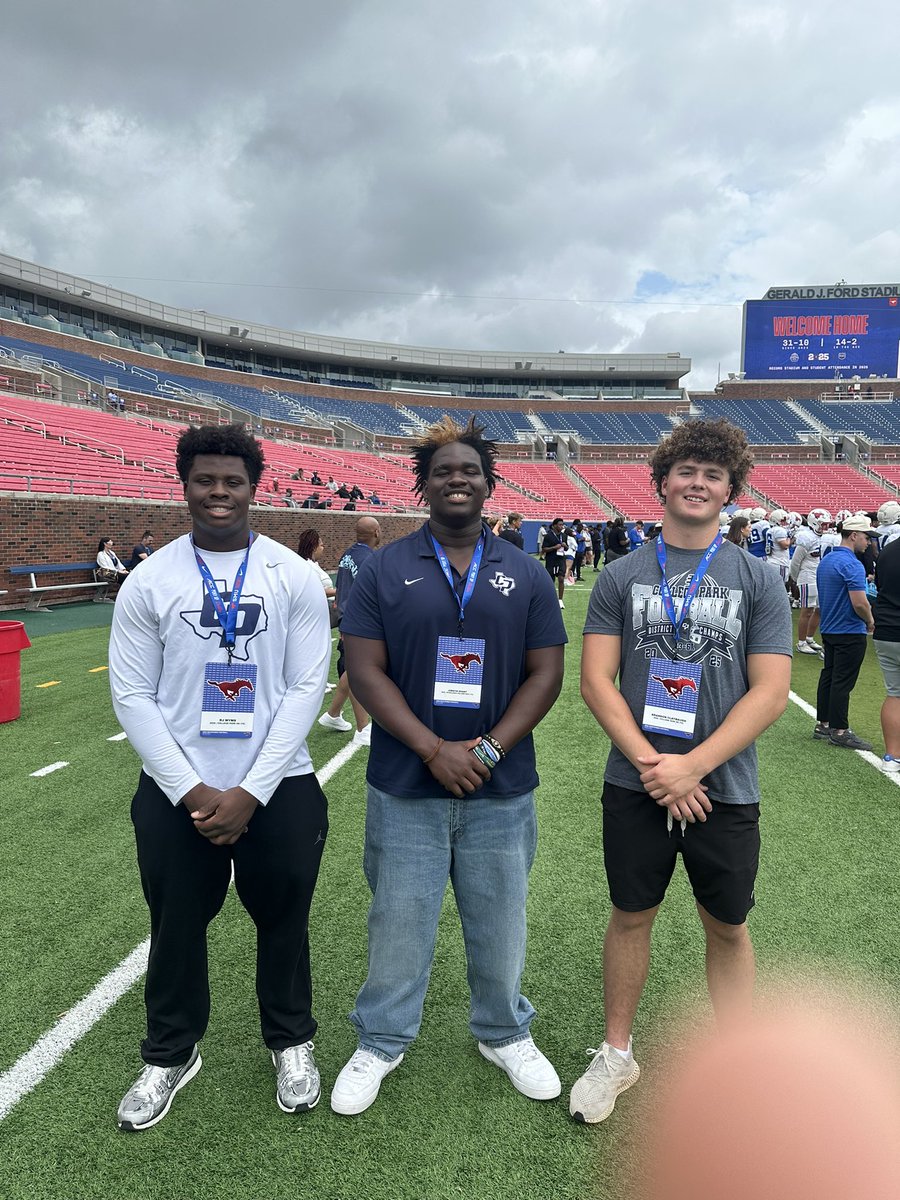 jordyngrant79's tweet photo. Thank you @SMUFB for having THE admirals today for a spring practice ‼�����‼️🐎🐎. We’ll definitely be back🔒
#PonyUp
#WeAreCP
#GetPaidCrew 
@CoachCho_ 
@coachburo 
@CoachBillings89 
@CPFBRecruiting https://t.co/wiVbH6aRVx