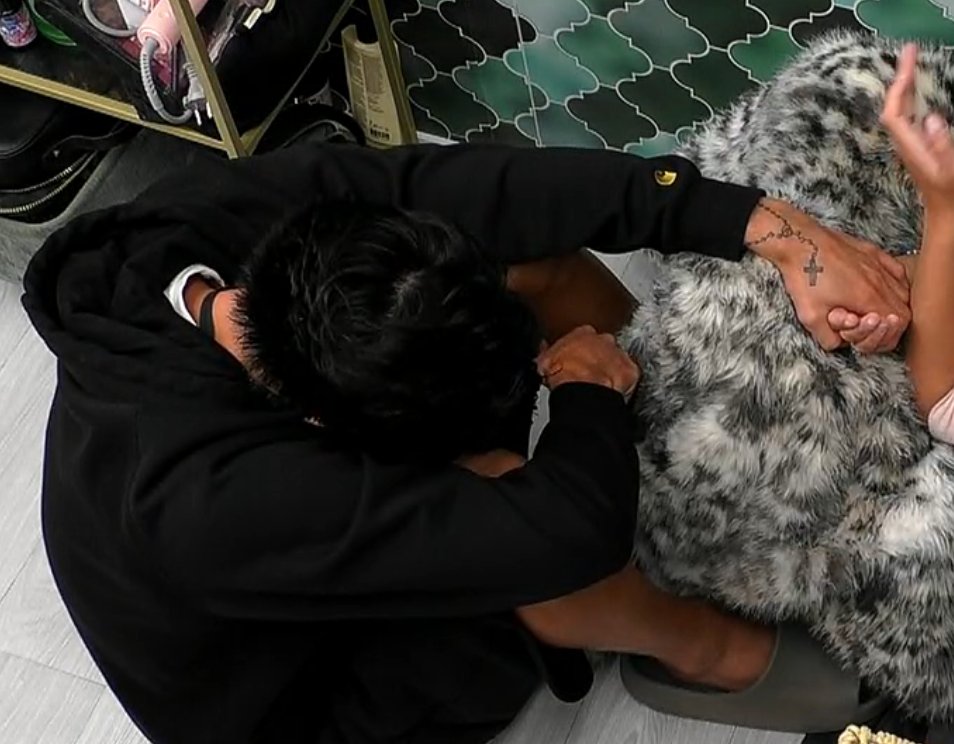 mrb. 🦋 tweet media