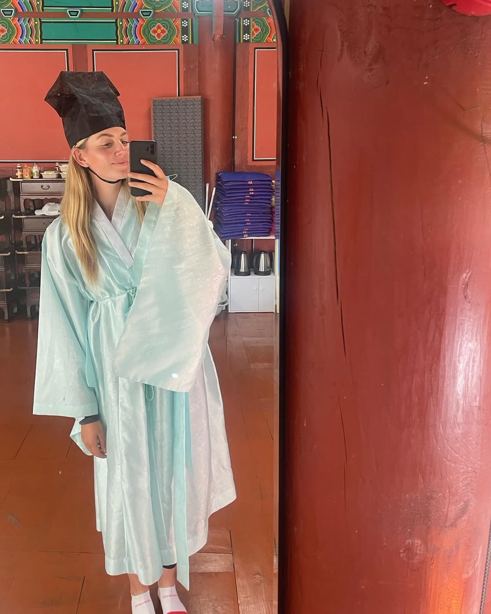 Olivia Cowan tweet media