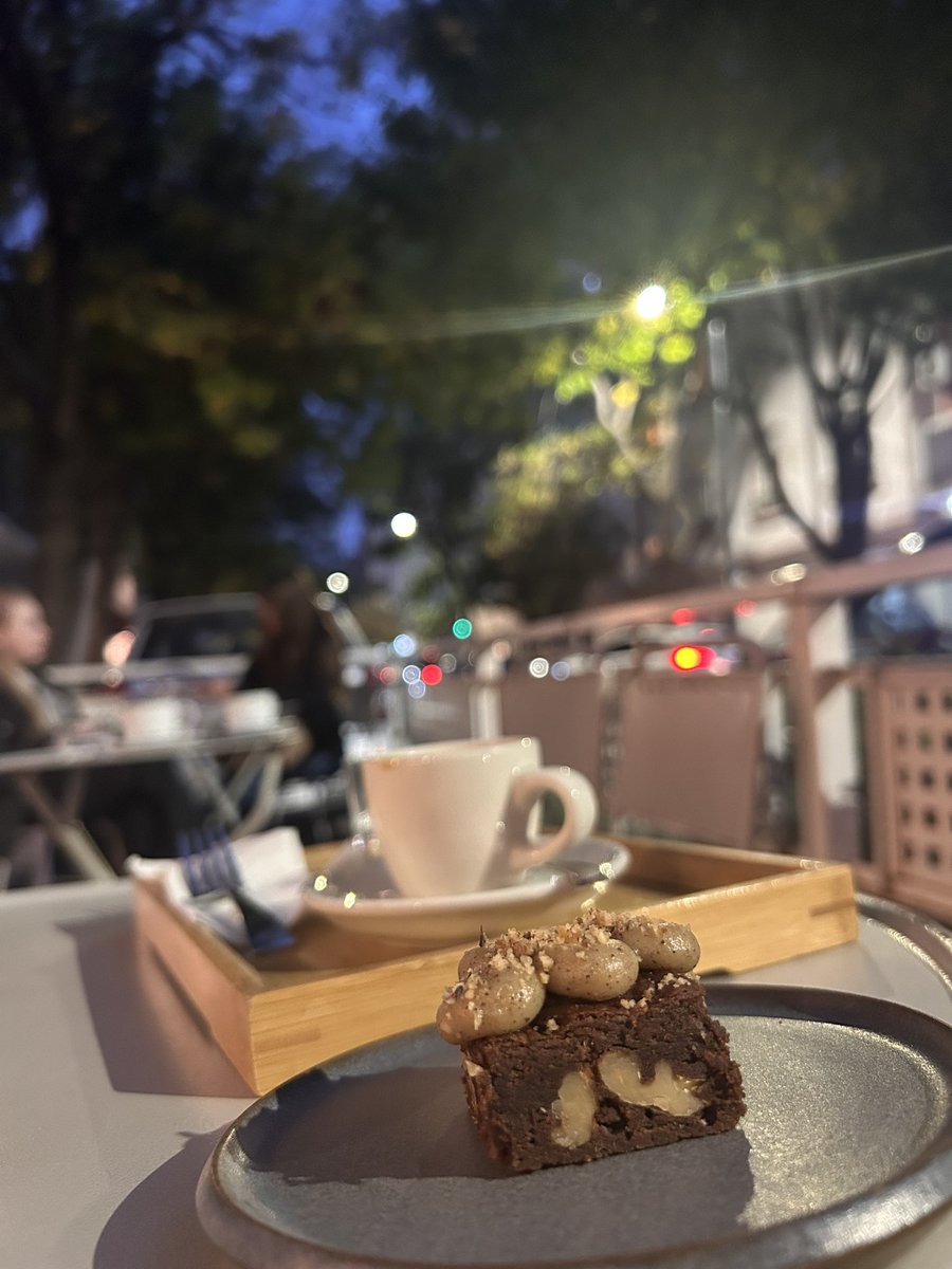 A veces el problema es pensar muchas las cosas, solo hay que tomarse un café y salir a caminar