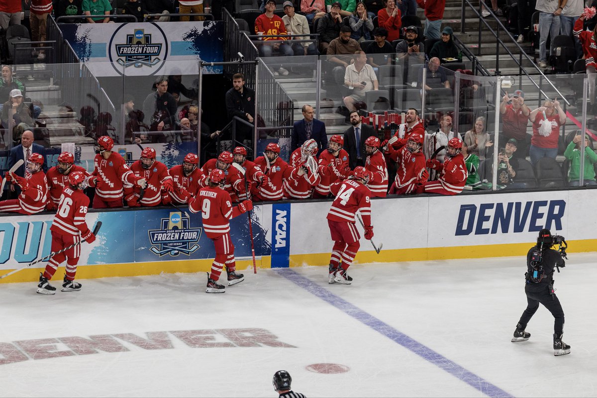 UWStatsInfo's tweet photo. Wisconsin in the first period of its two Frozen Four games:

Shots: 28-6
Goals: 3-0 https://t.co/P0u7euLMhn