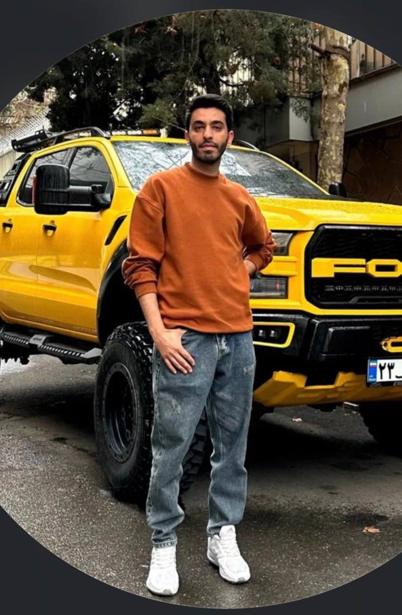 iran-revolution tweet media