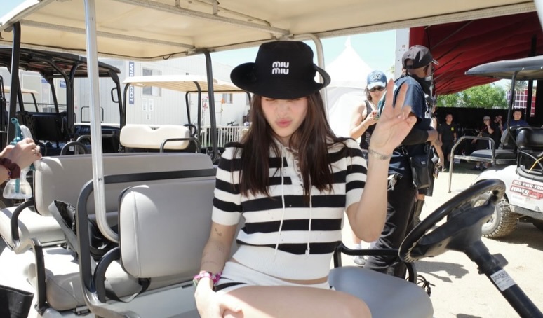 Emilia Mernes Colombia 🇨🇴 tweet media