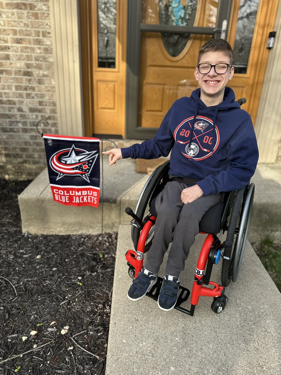 Megan Mompher tweet media