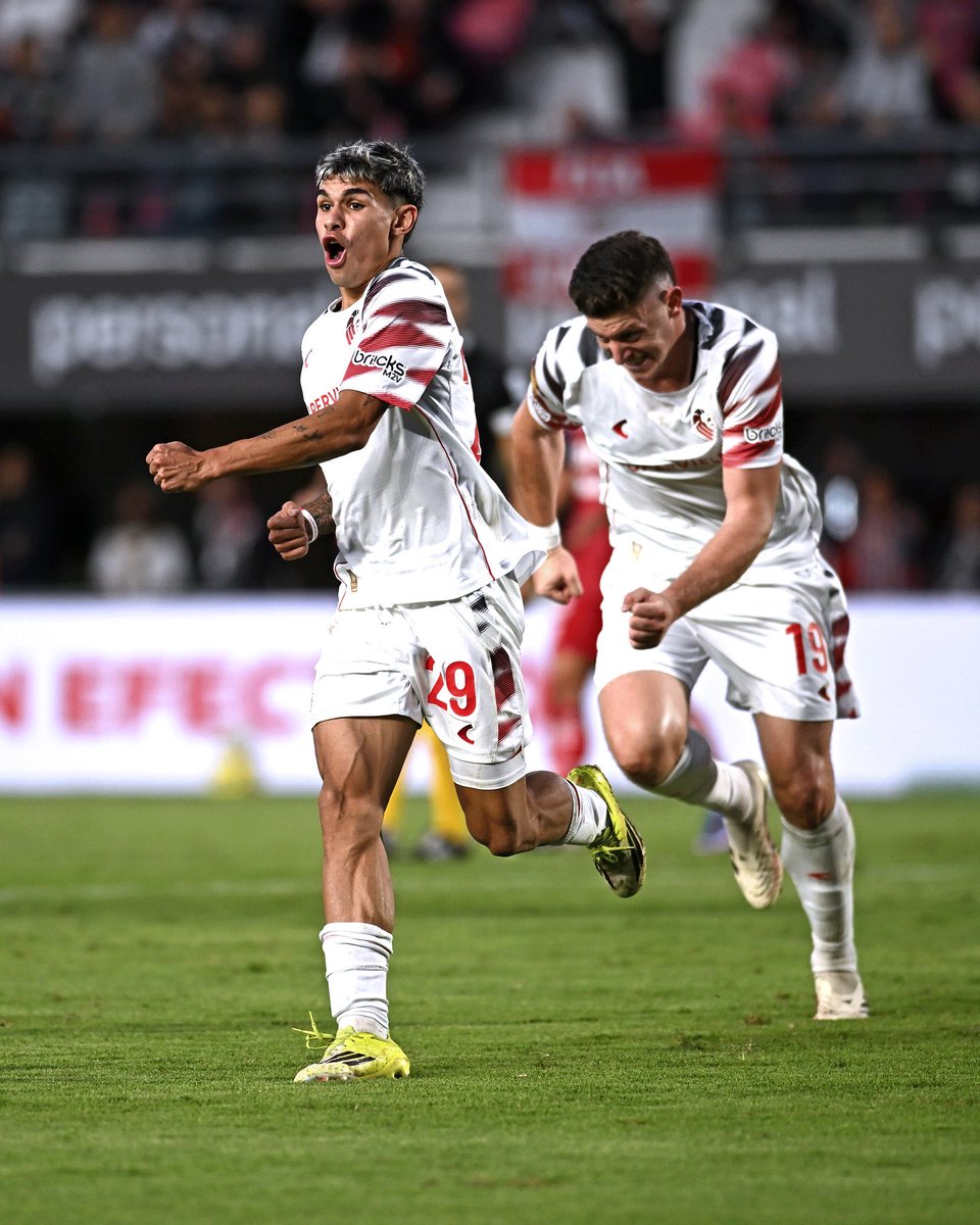 #EDLP TRIUNFAZO MADE IN CITY BELL! Con todas las letras. Paso importantísimo hacia los playoffs y gran muestra de personalidad. 
Aguirre, Amondarain y Pérez figuras.