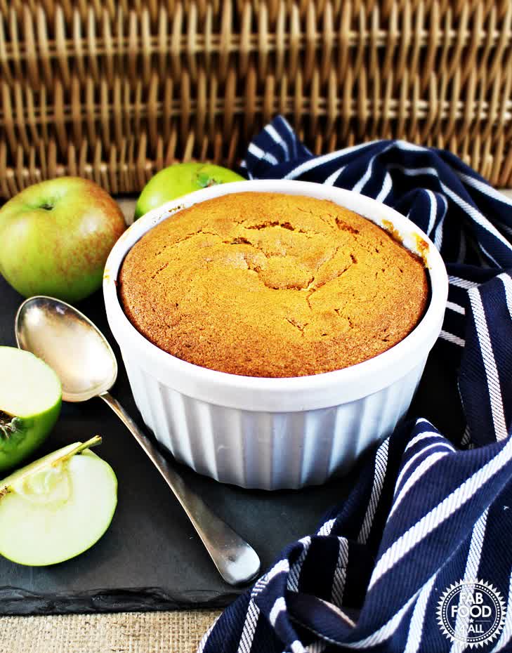 FabFood4All's tweet photo. Treat the family to this traditional British comfort food - Eve's Pudding. A layer of stewed apples is topped with a vanilla sponge, just serve with custard for heaven in a bowl!
https://t.co/0YkxJEGflM 
#applepudding #evespudding #comfortfood #baking https://t.co/mp7bTPCqAD