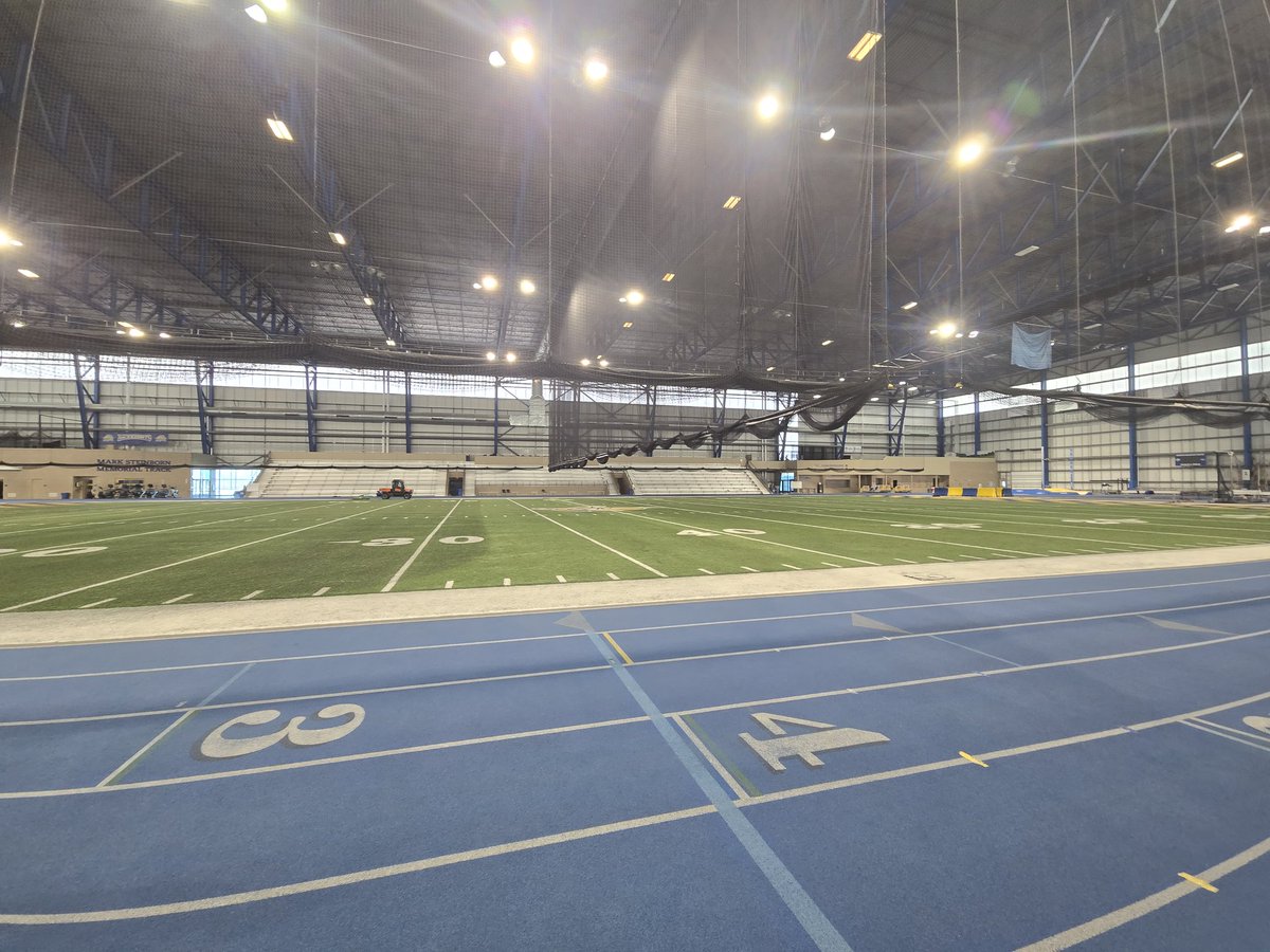 Boknutson_34's tweet photo. Had a great time yesterday at SDSU. Thanks to @Coach_Bergy for the opportunity to learn for about the program and excited for more communication in the future.
@GoJacksFB https://t.co/xy9QfZdlN1