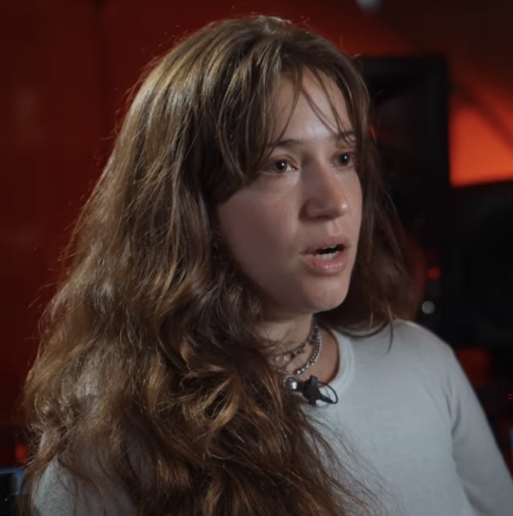 sw_holocron's tweet photo. Devon Izara actress Gideon Adlon celebrates MAUL - SHADOW LORD’s rave reviews.

“Maul Shadow Lord is the highest rated Star Wars project of all time. I'm losing my mind. I'm so proud. Devon is my cherry blossom Jedi. I love playing her.” https://t.co/krHfExNwop