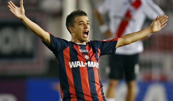 MasGrandeRP's tweet image. No hay ser más nefasto y desagradable que Andrés D'Alessandro. 

Amargo hincha de Rasin que ni siquiera se ofreció a dar una mano cuando #River se fue a la B a diferencia del Chori Domínguez, Cavenaghi y Trezeguet. 

Ah, y nos gritó un gol en el Monumental jugando para SL.