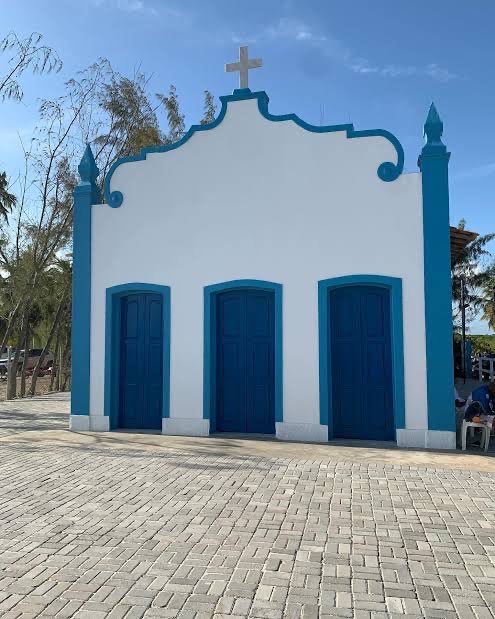 AndreMouraSE's tweet photo. 400 anos de história e fé não se apagam com uma canetada. A Capela da Boa Viagem, na Praia do Saco, faz parte da nossa identidade cultural e tá no coração do nosso povo. Farei tudo o que puder para impedir que  ela seja demolida. https://t.co/1ERBYp16Dg