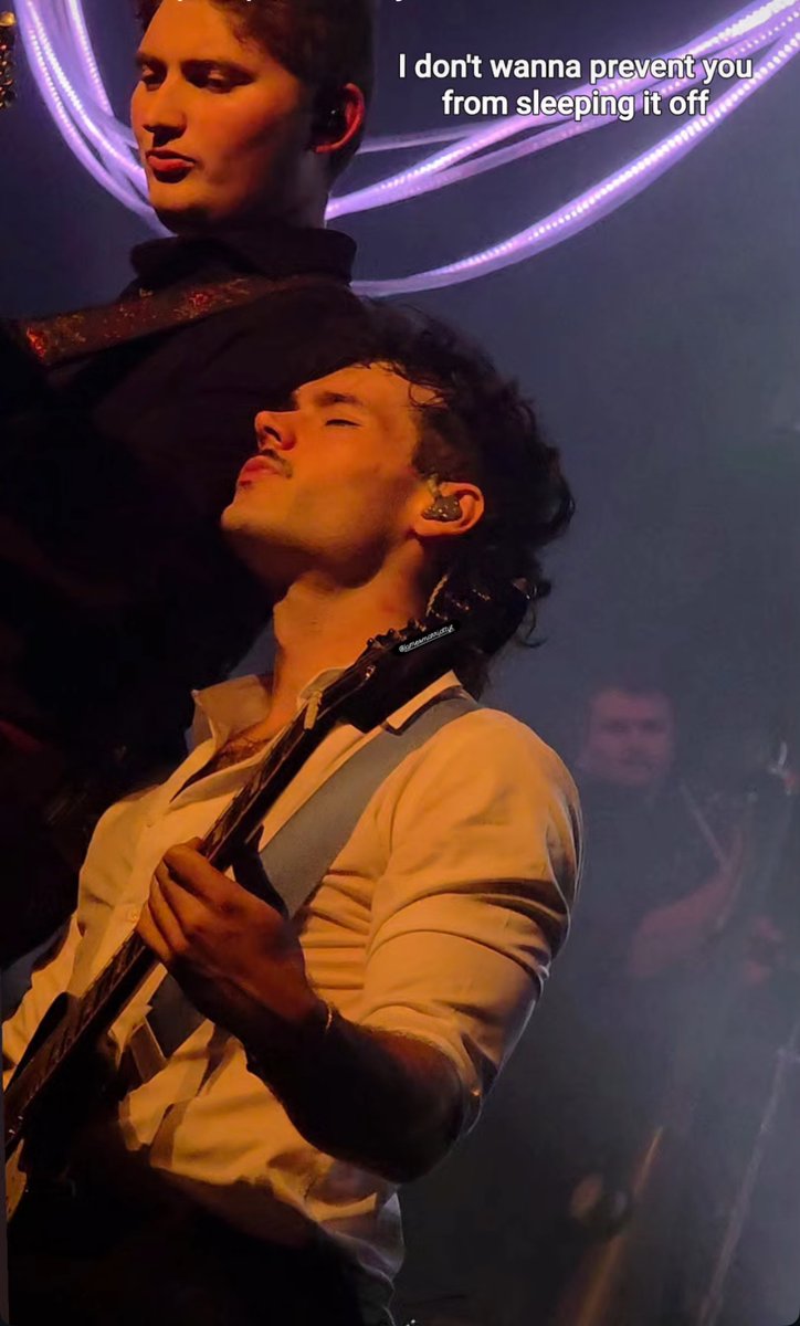 🆒 nieve tweet media