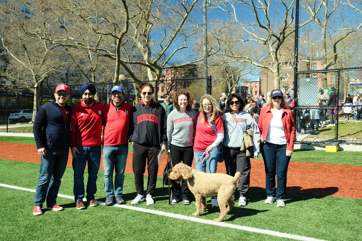 jerrylore's tweet image. A great day for the birth place of ⚾️ in Hoboken @LittleLeague today, celebrating the 40 years anniversary for the 1986 Hoboken South team who won both the district 7 and section 2 champions #Hoboken #littleleague #JL