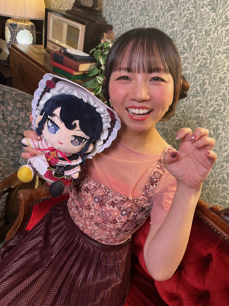グッズの販売も今日まで！ パンフレットのオフショットガァルー