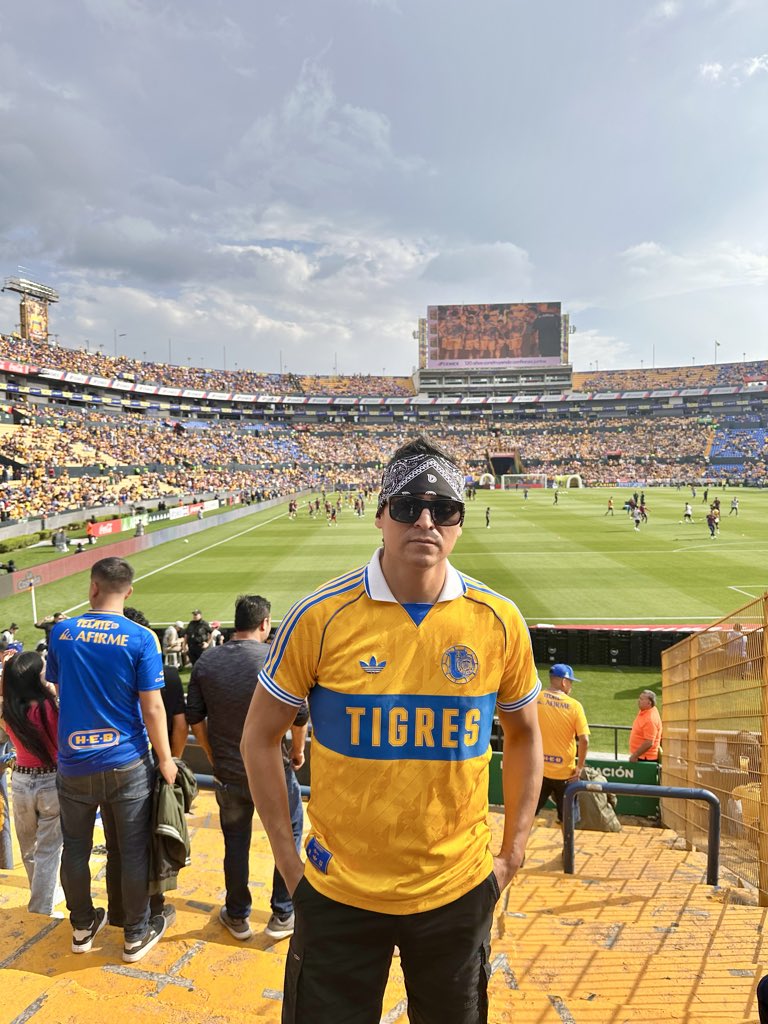 Sam Reyes tweet media