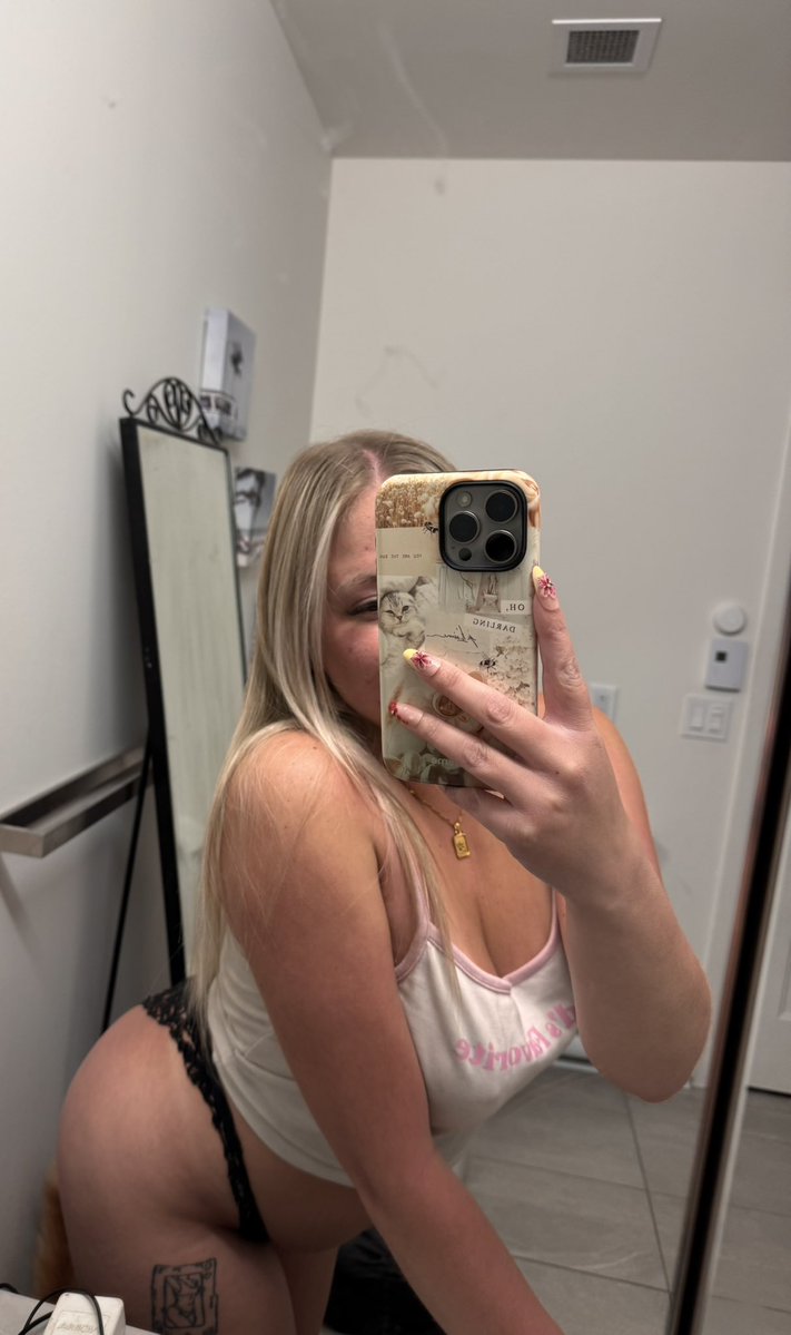 Milaa_Raex tweet media