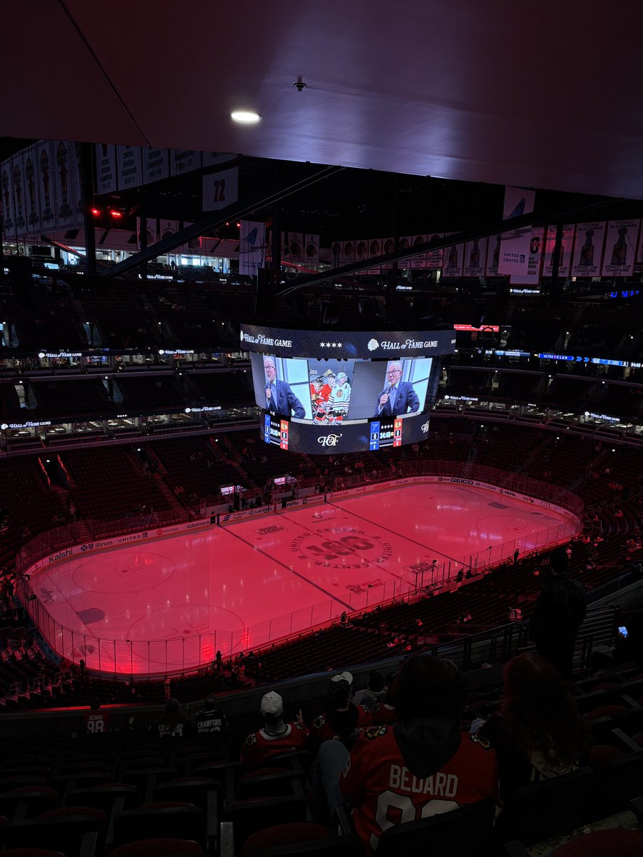 korchinskee's tweet photo. game is not going great and the blues fan behind me has not stopped talking since the puck dropped https://t.co/yxNUOBc8kw