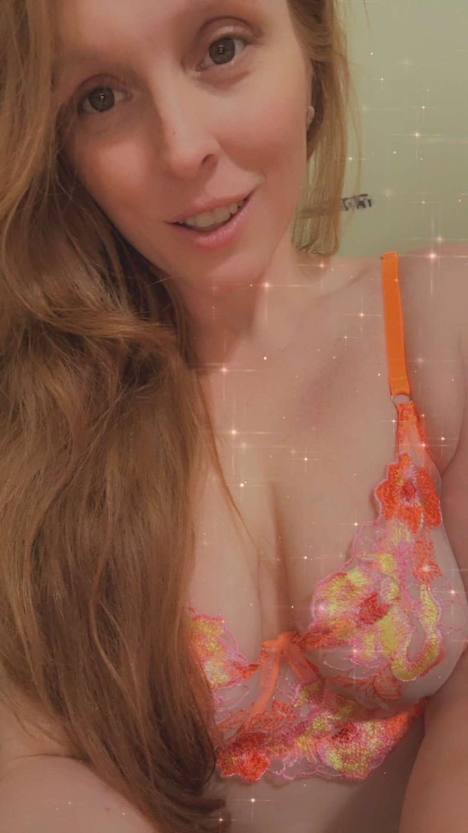 LittleRedTries X😈💋 tweet media