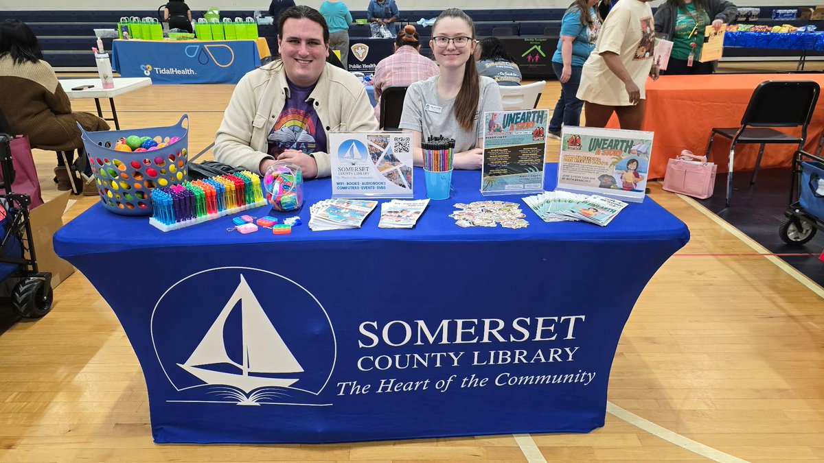 SomersetCounty1's tweet image. Adrianna &amp;amp; Noah attended the School Readiness Fair last night! 📚🚌✏️📓 It was great to connect with several families in our community. #scps #communityoutreach #librarylife