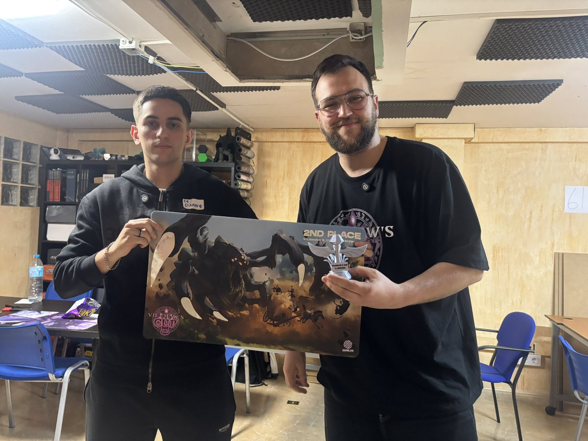 Se acabo la primera edición de la Vilemaw’s Cup!🔥
Enhorabuena a <a href="/darkk_onee/">DarkOne</a> por la victoria y a <a href="/HatDiamond/">DiamondHat</a> por la segunda posición! 
Ha sido un placer contar con todos en esta enorme locura! ❤️
¿Nos vemos en la siguiente?👀