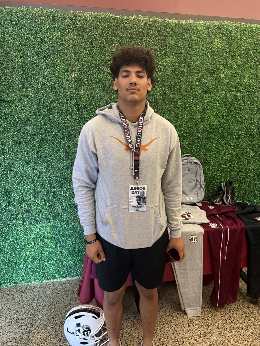 robinson_rj54's tweet image. Appreciate the Junior Day Invite @TSUFootball .  Looking forward to getting out to camp, competing against my peers, and showcasing my skills in front of the Texas Southern University football coaching staff. #Grateful #ReadyToWork @CoachPasswaters @dishman_cris @DobieLonghornFB
