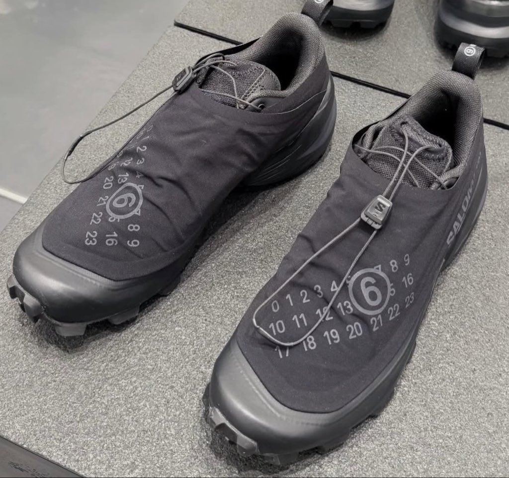 JustFreshKicks tweet media