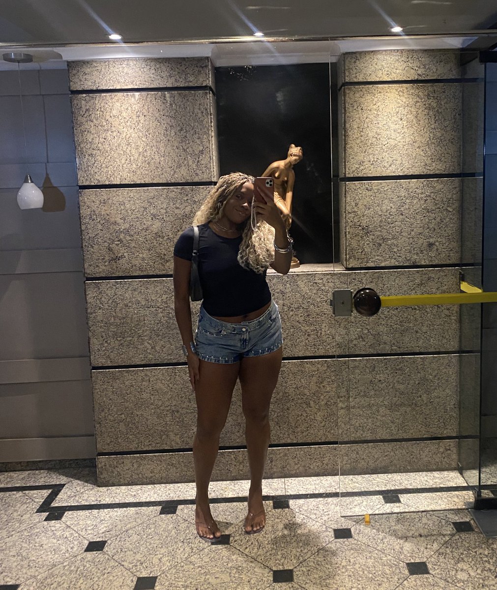 out of context iza tweet media