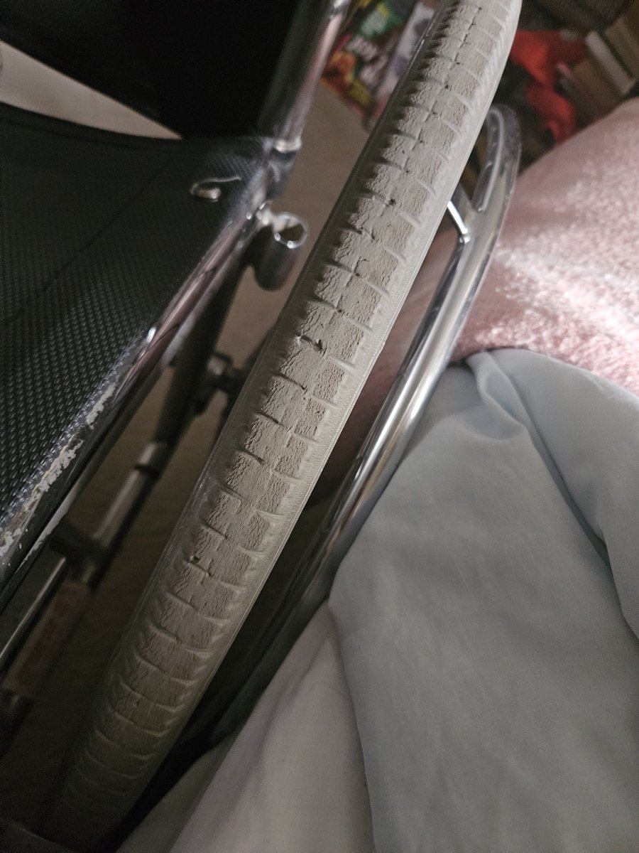CraigWtweets's tweet photo. Ok doing my bit & checking tire pressure now #insiders #imhelping https://t.co/m5VX8BZgrK