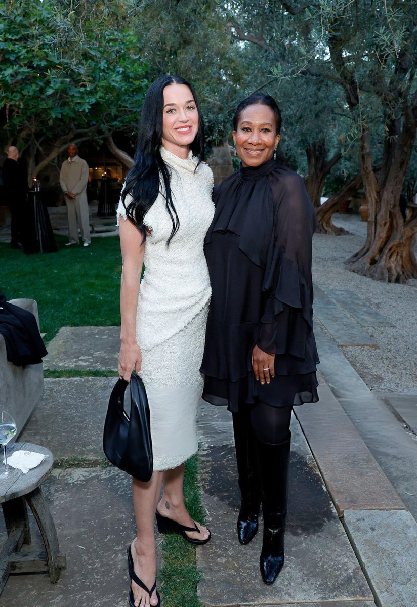 Tudo Katy tweet media