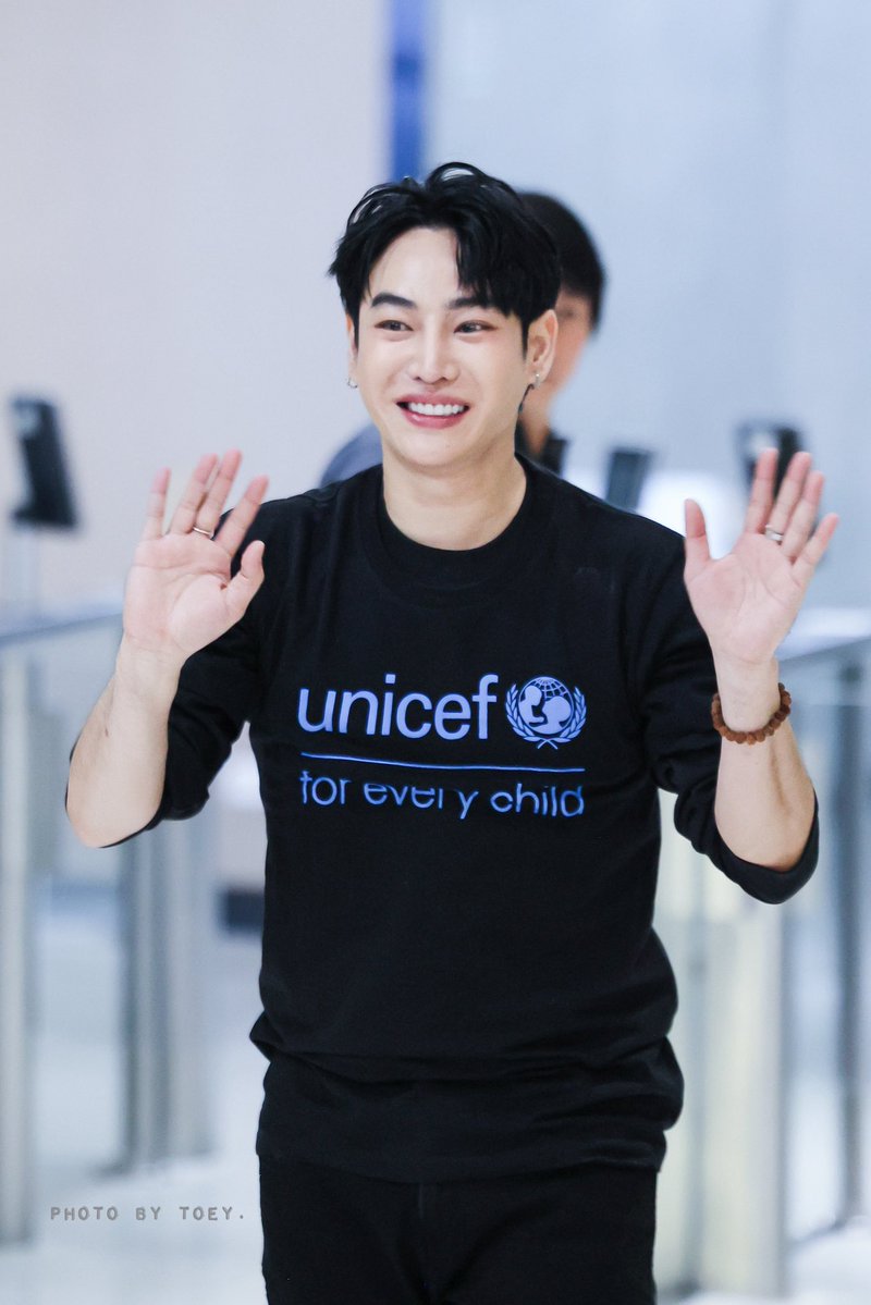 ผักชีไงในใจผลิต tweet media