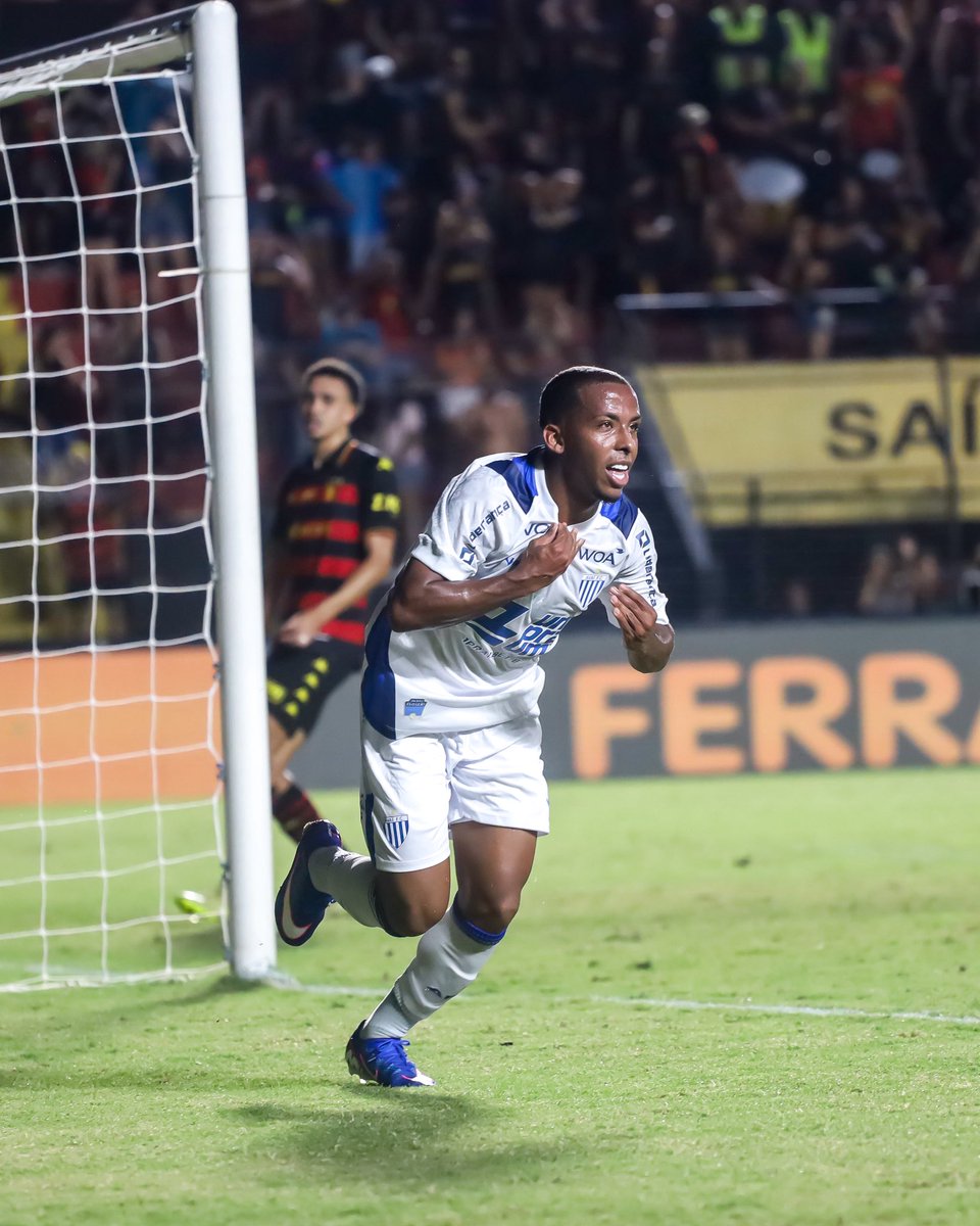 🦁😁 QUEM É DO TIME DA RAÇA ESTÁ INVICTO E SORRINDO!

#TodosPeloAvaí
📷: Lucas Rhamon/@avaifc