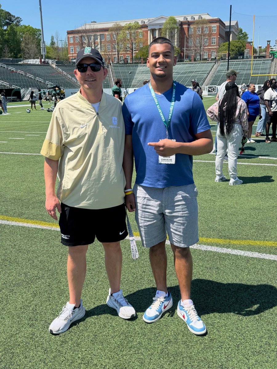 playboishaun_33's tweet image. Awesome day @CharlotteFTBL. Great conversation with @CoachFaanes about the LB position in his scheme. Plus, a bonus of running into one of my Day 1's @BAlexander2027 from 6U-11U Select Football Days in the ATL. @mann_football @CoachSmiley20 #WE #CARRYTHEFLAG #BROOKSBEARS