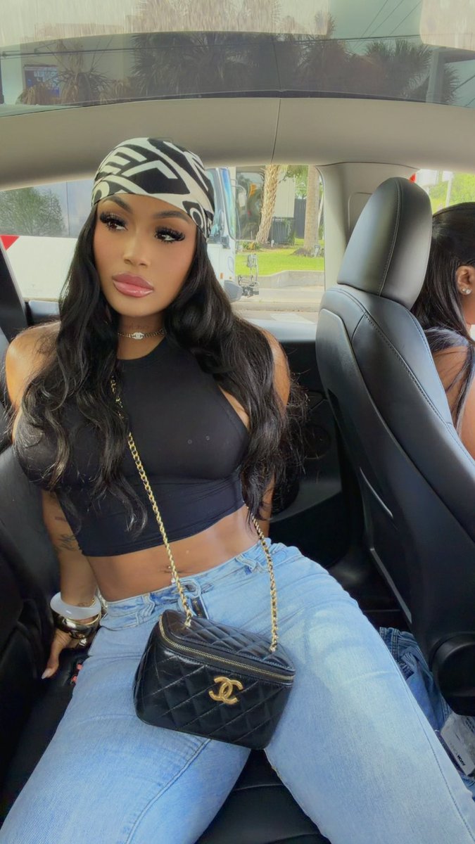 Lira Mercer tweet media