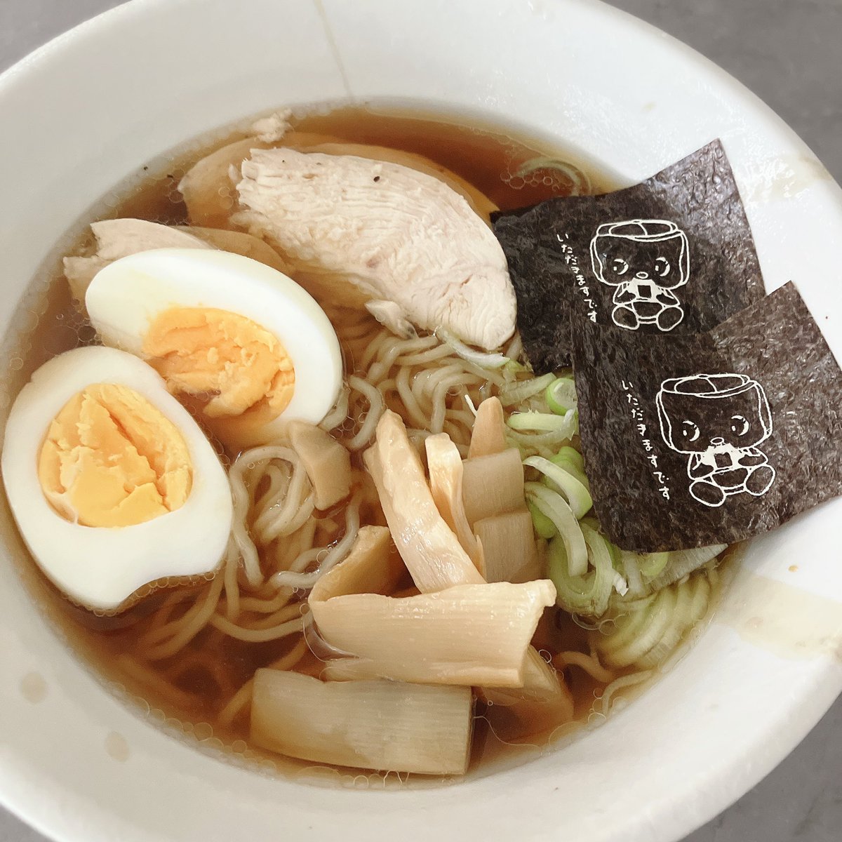 きもも tweet media