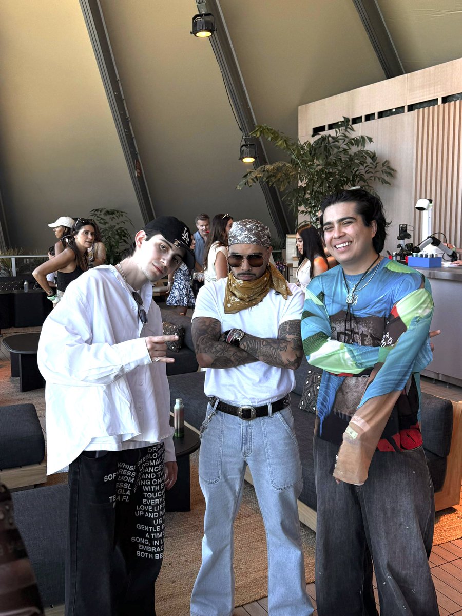 RØZ DAILY 🌸 tweet media